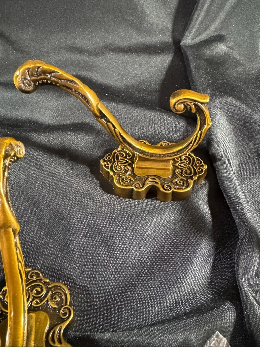 4pcs Vintage Brass Coat Hooks...